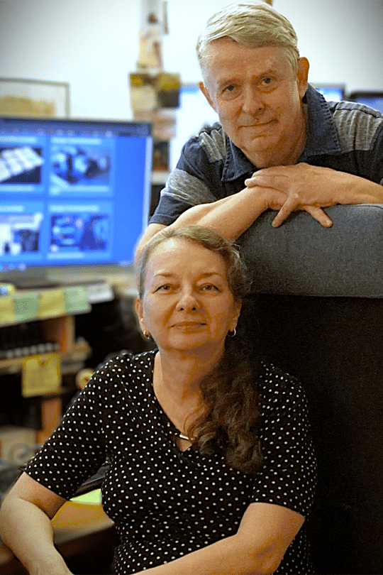 Alena und Christian Blattner, die Inhaber von Blattner TRAINING & CONSULTING in Gunters­hausen, sind Ihre kompetenten Ansprechpartner für Schulung, Beratung und praxisnahe digitale Lösungen. Mit fundierter Fachkompetenz, langjähriger Erfahrung und persönlichem Engagement unterstützen sie Unternehmen, Organisationen und Privatpersonen im professionellen und sicheren Umgang mit digitalen Technologien.